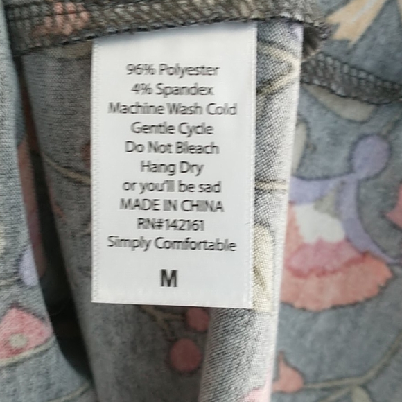 New Lularoe Randy top - Picture 4 of 4